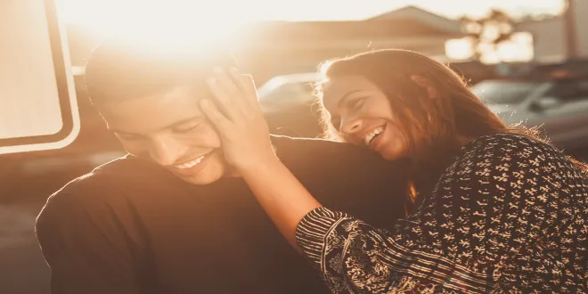7 πράγματα που πρέπει να κάνεις τον πρώτο χρόνο της σχέσης αν θέλεις να έχει διάρκεια
