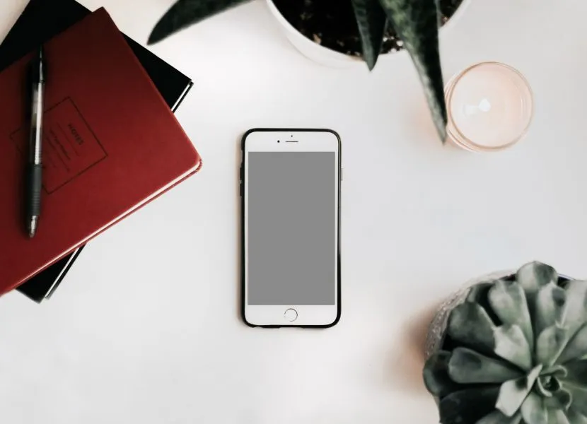 Κορωνοϊός: Συμβουλές για να καθαρίζετε σωστά την οθόνη του κινητού σας