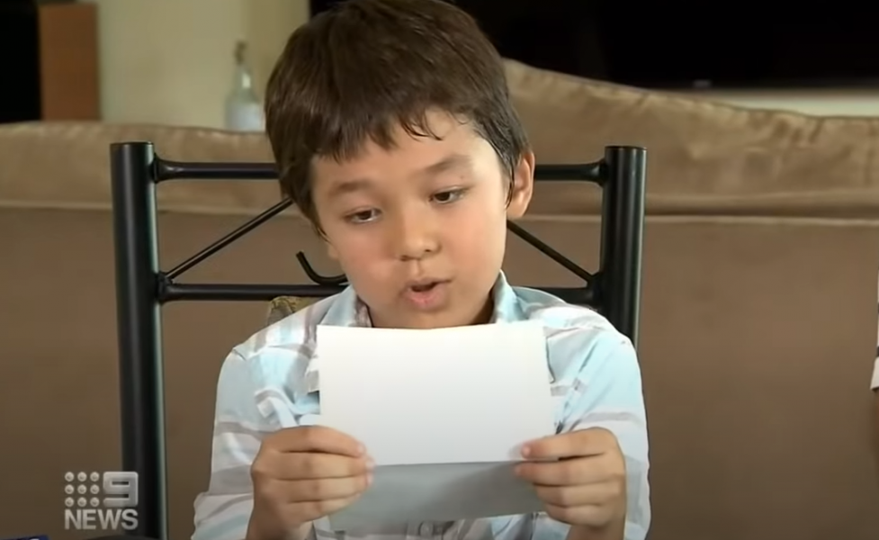 Ο Τομ Χανκς έστειλε επιστολή και γραφομηχανή σε 8χρονο που ονομάζεται Κορόνα - 