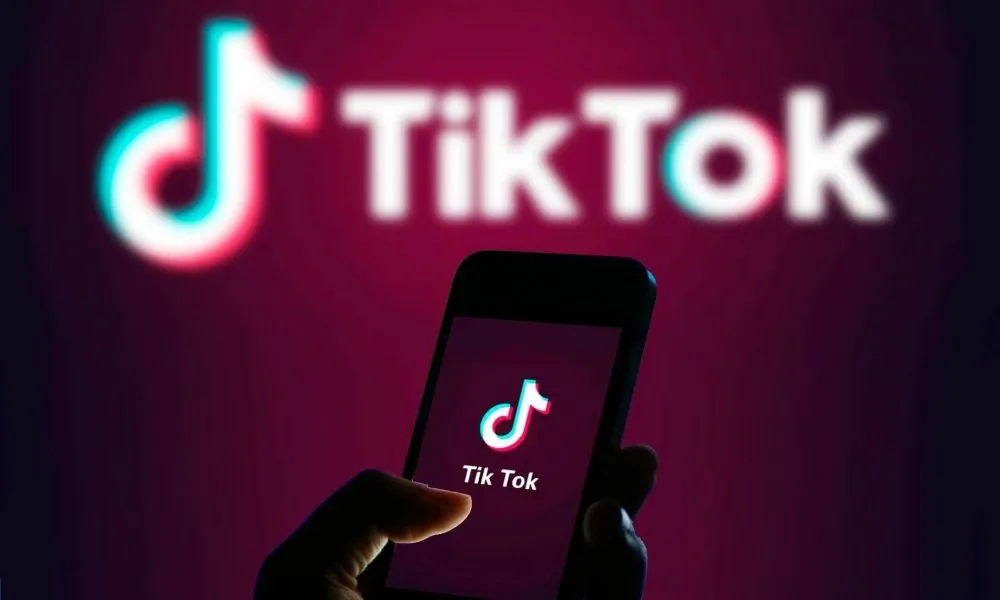 TikTok: Οι Η.Π.Α. εξετάζουν το ενδεχόμενο απαγόρευσης της εφαρμογής