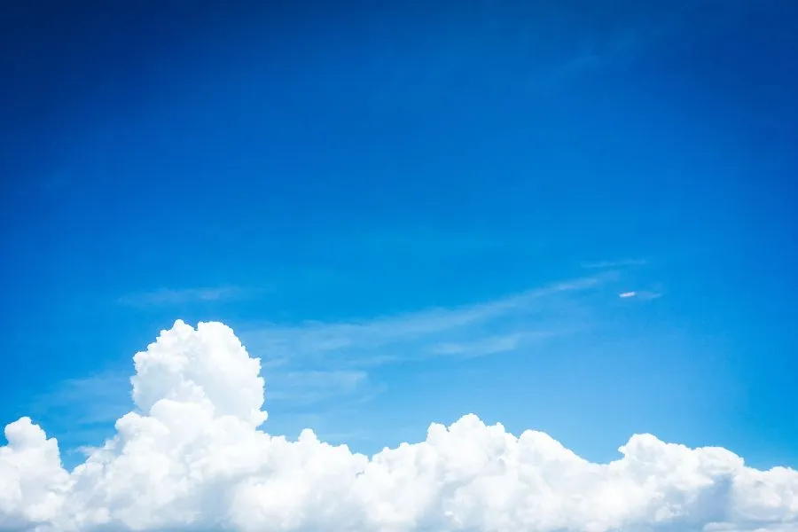 Έχεις αναρωτηθεί ποτέ γιατί ο ουρανός είναι μπλε; Αυτό το video σου εξηγεί!