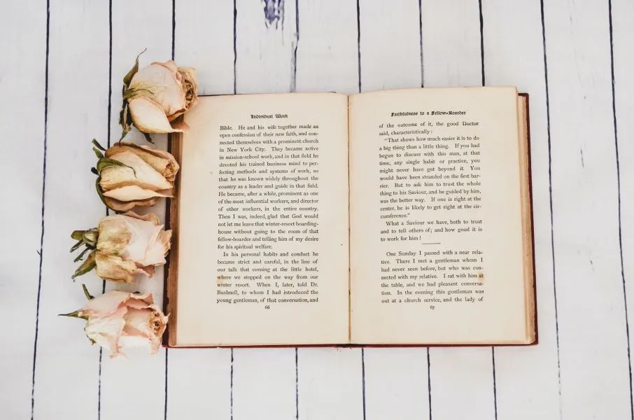 4 ρομαντικά βιβλία γραμμένα από γυναίκες συγγραφείς που θα σου κεντρίσουν το ενδιαφέρον