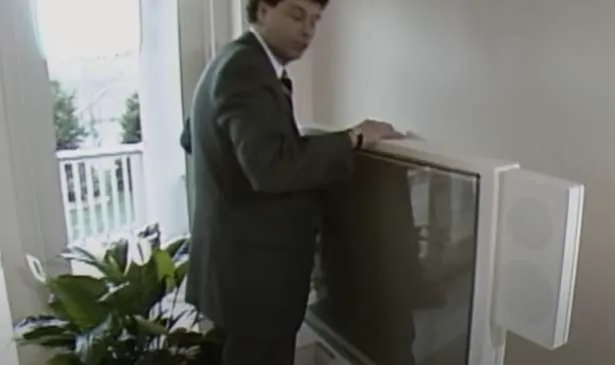 Το viral βίντεο από το 1989 μάντεψε (σωστά!) πώς θα είναι τα έξυπνα σπίτια του σήμερα