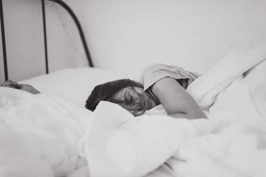 6 συμβουλές για να βελτιώσεις την ποιότητα του βραδινού σου ύπνου