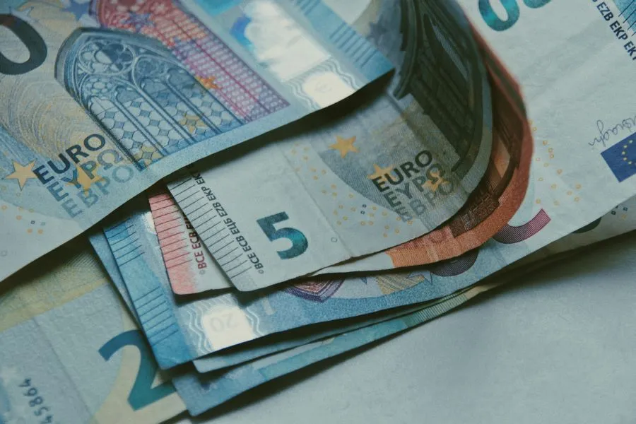 Επίδομα 400 ευρώ: Πότε θα καταβληθεί στους δικαιούχους