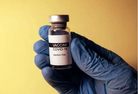 Κορωνοϊός: Πότε θα γίνουν οι ανακοινώσεις για την τέταρτη δόση εμβολίου