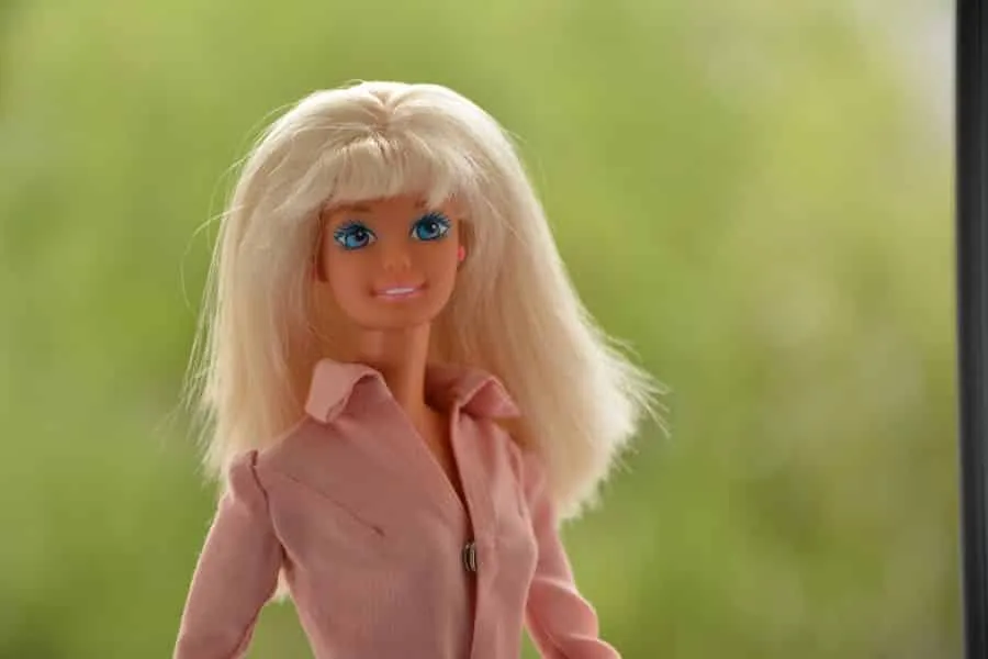Sarah Gilbert: Η επιστήμονας και συν-δημιουργός του εμβολίου Astrazeneca έγινε Barbie