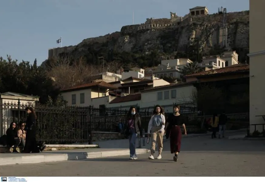 Κορωνοϊός και ψυχική υγεία: Το 21% των Ελλήνων δεν βγαίνει έξω για διασκέδαση και κοινωνικές συναναστροφές