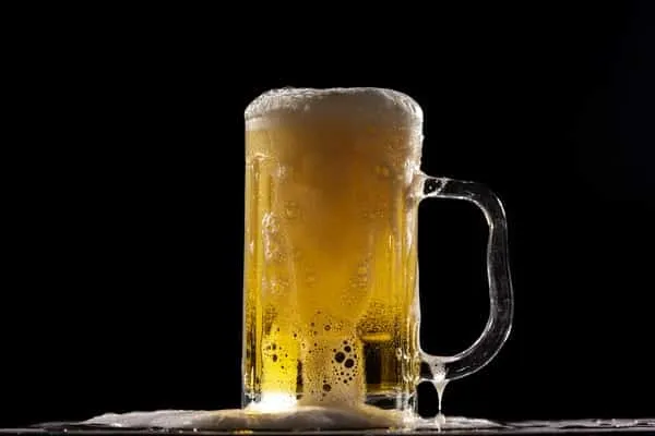 Mπύρα χωρίς αλκοόλ: Ένας Έλληνας ερευνητής της δίνει τη γεύση της κανονικής μπύρας