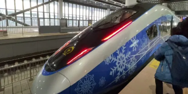 Το πρώτο αυτοοδηγούμενο τρένο υψηλής ταχύτητας ξεκίνησε να λειτουργεί στο Πεκίνο