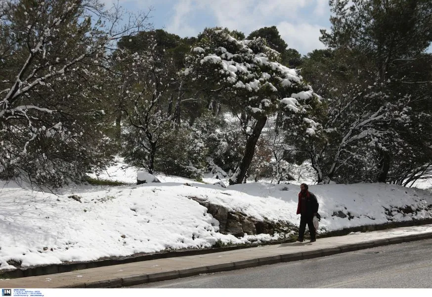 Κακοκαιρία Φίλιππος – Νέο έκτακτο δελτίο ΕΜΥ: Χιόνια και στην Αττική και τσουχτερό κρύο μέχρι την Κυριακή