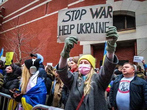 Ρωσική εισβολή στην Ουκρανία: Τουλάχιστον 2.000 Ουκρανοί πολίτες έχουν σκοτωθεί σε 7 ημέρες