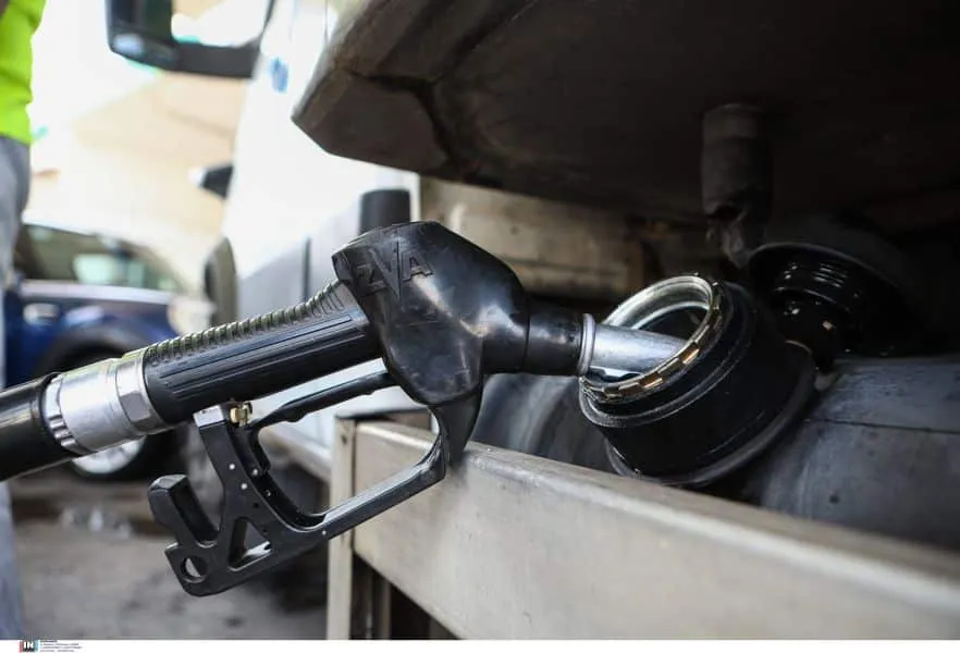 Επίδομα βενζίνης: Πώς θα πάρετε το Fuel Pass μέσω vouchers.gov.gr