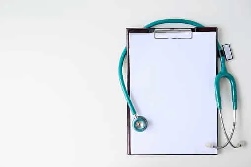 Γιατρός για όλους: Τι προβλέπει το νέο νομοσχέδιο για την πρόσβαση στη δωρεάν περίθαλψη