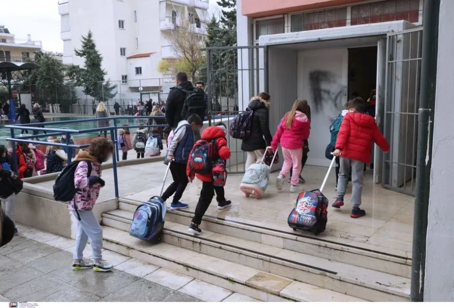 Σχολεία: Ανατροπή με το άνοιγμά τους μετά το Πάσχα