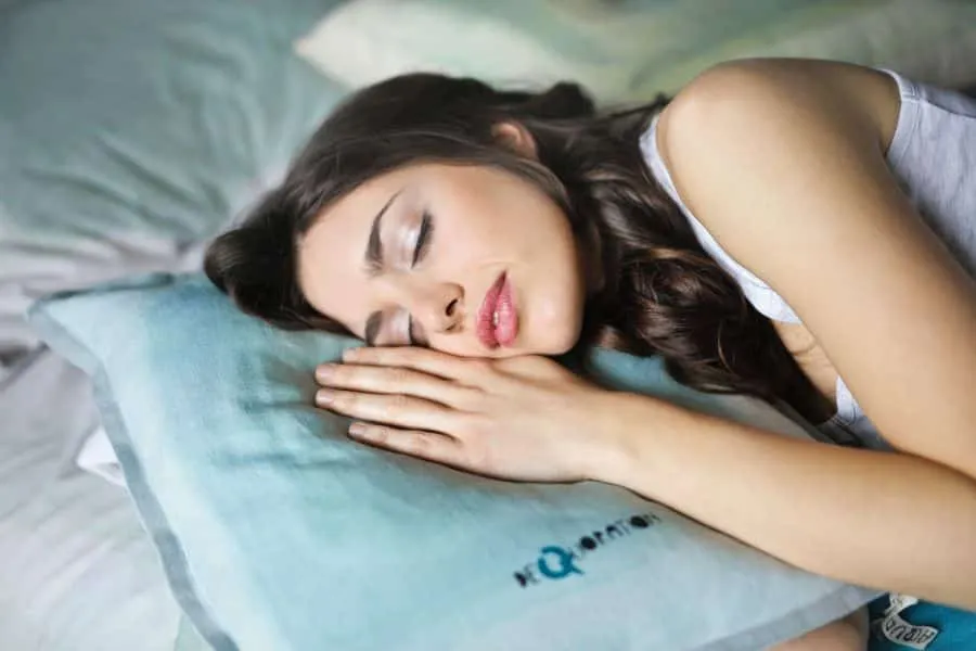 Ο κακός ύπνος δυσκολεύει την απώλεια βάρους - Τι αποκαλύπτει νέα έρευνα