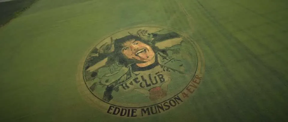 Netflix: Τίμησε τον Eddie Munson με ένα έργο τέχνης σε Χωράφι της Ιντιάνα