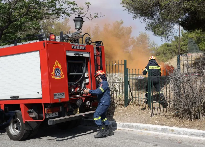 Πυροσβεστική: Χωρίς ενεργό μέτωπο οι πυρκαγιές σε Ηλεία, Φωκίδα κι Αργολίδα