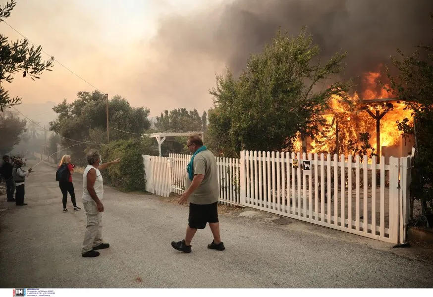 Φωτιά στην Πεντέλη: Οι οδηγίες των πνευμονολόγων προς τους πολίτες - Μάσκα & ενυδάτωση