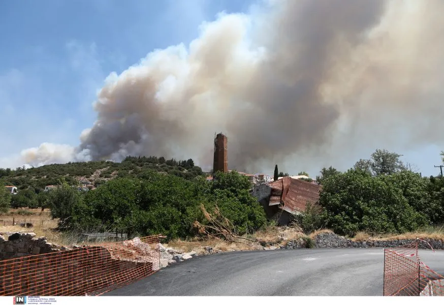 Φωτιά στη Λέσβο: Εκκένωση του Σταυρό και της Βρίσας ζητά ο δήμος Δυτικής Λέσβου