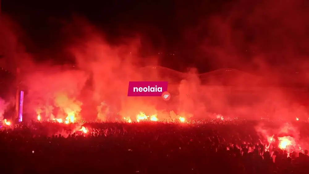 Το neolaia.gr πήγε ΛΕΞ - Η «κόκκινη νύχτα» στη Νέα Σμύρνη - 25.000 θεατές αποθέωσαν τον ράπερ (pics - vids)