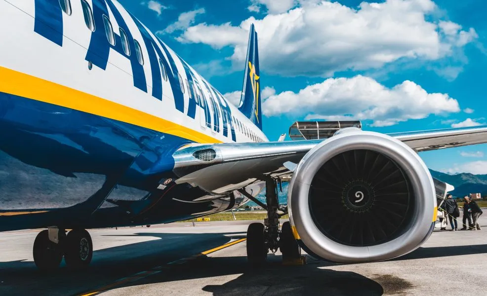 Η Ryanair βάζει τέλος στα εισιτήρια των 10€