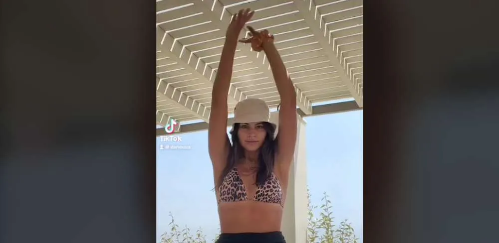 Η Δανάη Παππά χορεύει το «El Telephone» της Φουρέιρα και γίνεται viral στο TikTok [ΒΙΝΤΕΟ]