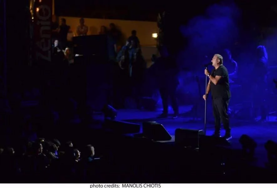 Αντώνης Ρέμος: «Μαγική» sold out συναυλία στο Κατράκειο με την Ελεωνόρα Ζουγανέλη