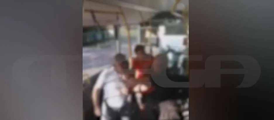 Θεσσαλονίκη: Άγριος τσακωμός μεταξύ οδηγού και επιβάτη σε λεωφορείο για τη χρήση μάσκας
