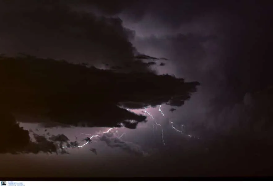 Έκτακτο δελτίο από την ΕΜΥ: Τριήμερο κύμα κακοκαιρίας με καταιγίδες, κεραυνούς και χαλάζι