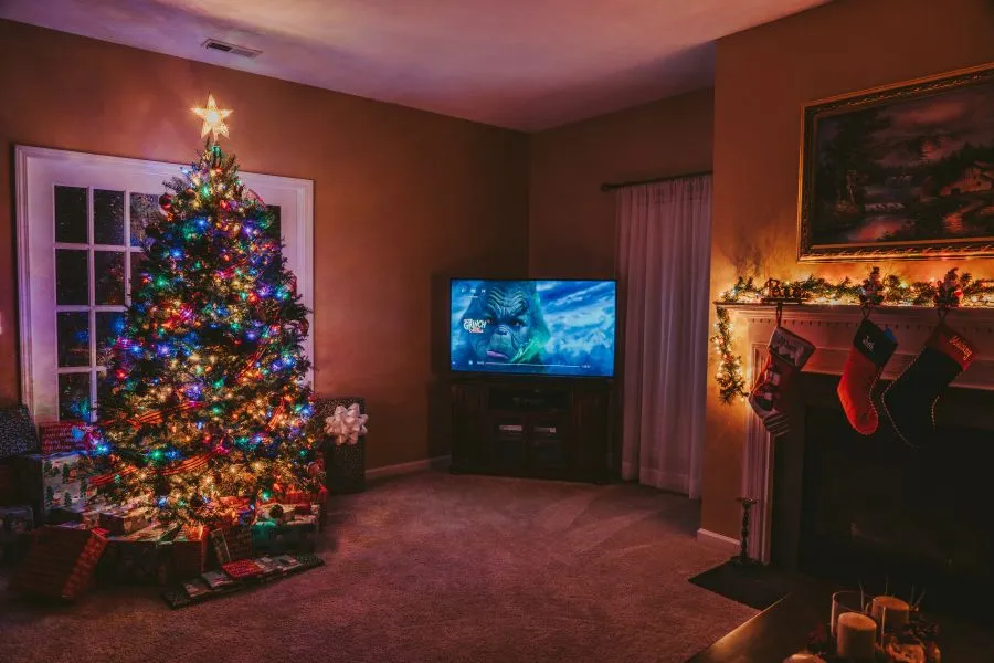 Disney+: Τρεις ταινίες και δύο σειρές για να μπεις σε χριστουγεννιάτικο mood