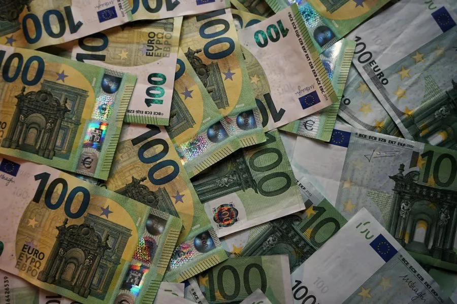 Έκτακτο επίδομα: Ποιοι θα λάβουν 200 και ποιοι 300 ευρώ - Οι κατηγορίες αναλυτικά