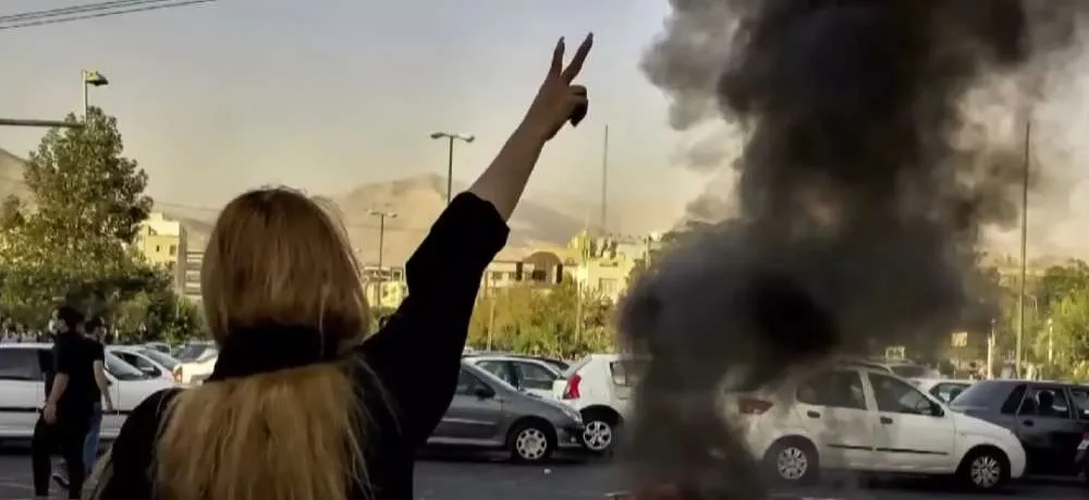 Ιράν: Σε τριήμερο εμπάργκο των καταστημάτων καλούν οι διαδηλωτές