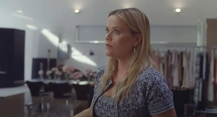Reese Witherspoon: Η έκπληξη που έκανε στις εργαζόμενες της 