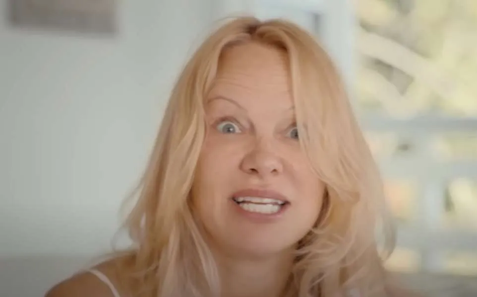 Η ζωή της Pamela Anderson γίνεται ντοκιμαντέρ στο Netflix