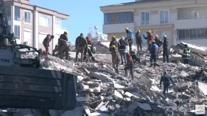 Σεισμός σε Τουρκία - Συρία: Ανασύρουν ζωντανούς από τα χαλάσματα 104 ώρες μετά τον «Εγκέλαδο»