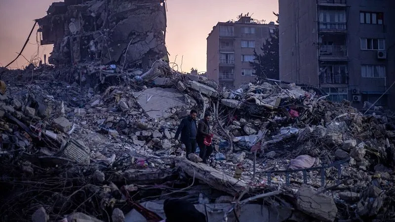 Σεισμός στην Τουρκία: Πώς εξηγούνται οι θάνατοι λίγο μετά τις διασώσεις;