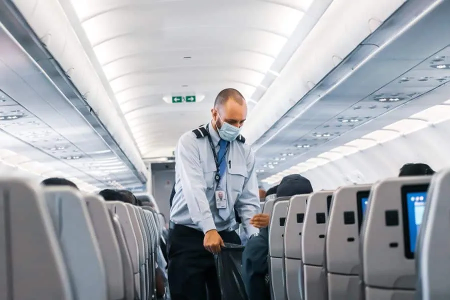 Αεροπλάνα: Τι κάνουν οι επιβάτες και εξοργίζουν τους αεροσυνοδούς;