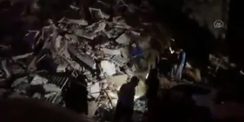 Τουρκία: Φονικός σεισμός 7,8 Ρίχτερ - Πάνω από 300 νεκροί (vids)