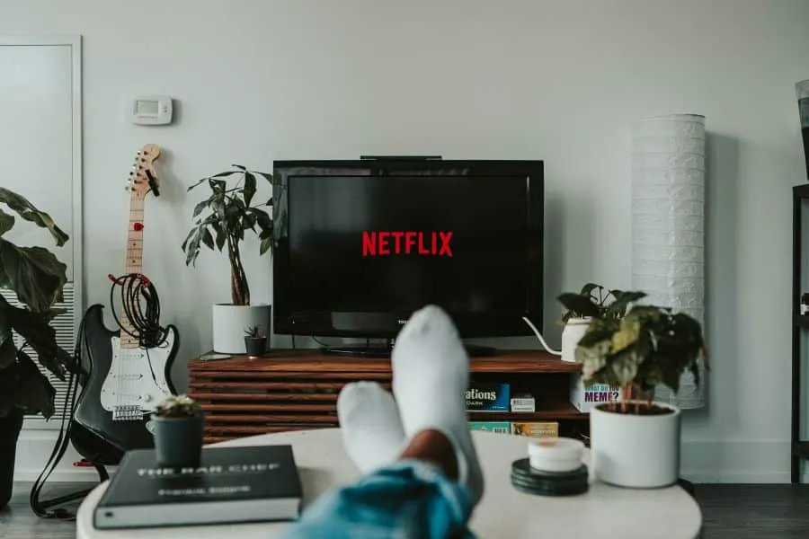 Netflix: Τέσσερις μίνι σειρές που αξίζουν το χρόνο σου