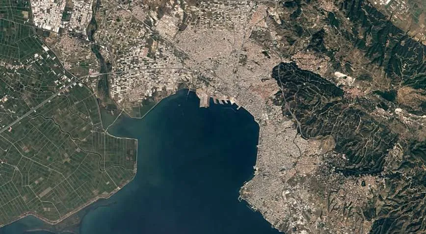 Η Θεσσαλονίκη από το 1984 μέχρι και το 2022 με τη βοήθεια της τρισδιάστατης υδρόγειου του Google Earth