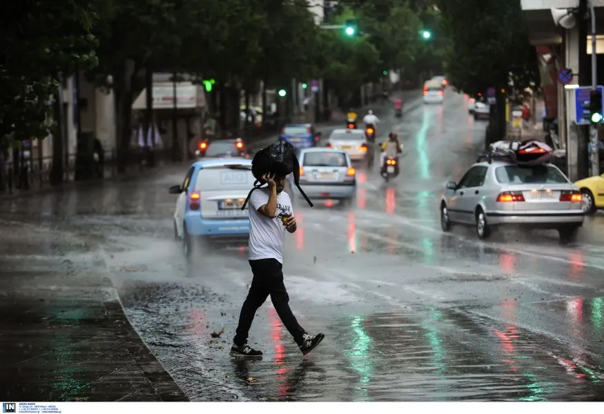 Έκτακτο δελτίο ΕΜY: Επιδείνωση του καιρού από τη Δευτέρα - Πού θα σημειωθούν βροχές και καταιγίδες