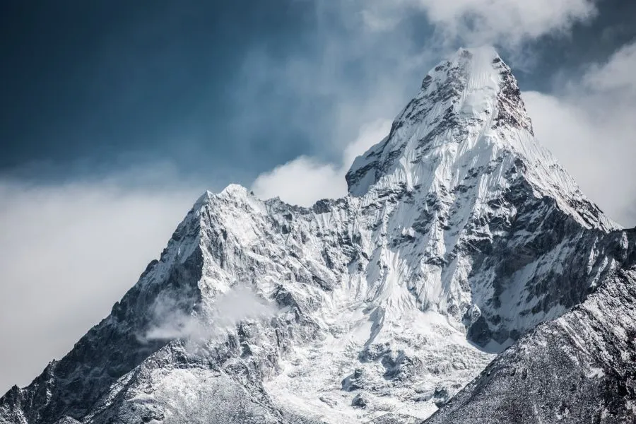 Ορειβάτης ανέβηκε στην κορυφή του Έβερεστ για 27η φορά στη ζωή του