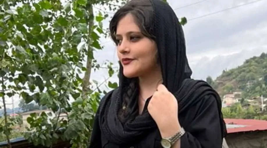 Ιράν: Εκτελέστηκαν τρεις άνθρωποι που συμμετείχαν στις διαδηλώσεις για τον θάνατο της Μαχσά Αμινί