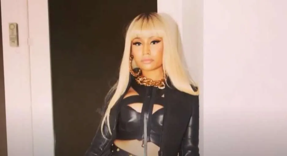 Nicki Minaj: Μπλόκαρε φαν της επειδή ανάρτησε ένα άσχημο πορτρέτο της στο Twitter