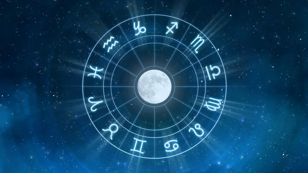 Ζώδια: Έκλειψη Σελήνης στον Σκορπιό στις 5 Μαΐου - Με την παραδοσιακή γιορτή του φωτός, το Βεσάκ