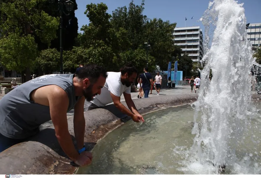 Καύσωνας: Έκτακτα μέτρα από τον δήμο Αθηναίων - Συστάσεις για τα σκουπίδια