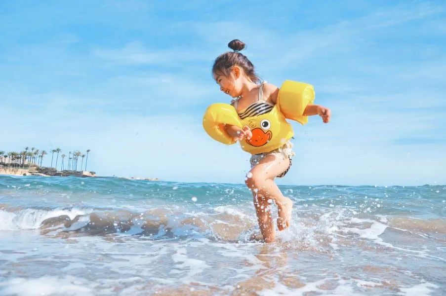 Παιδιά στην παραλία: Τι πρέπει να προσέχουν οι γονείς;
