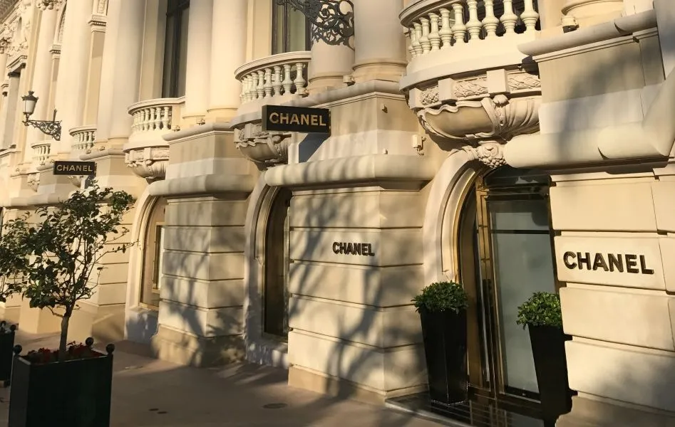 Η Chanel ανοίγει «εστιατόριο αρωμάτων»