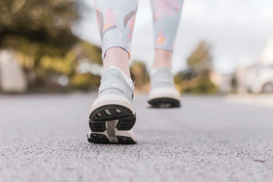 Το καθημερινό περπάτημα μειώνει τον κίνδυνο πρόωρου θανάτου - Πόσα βήματα χρειάζονται ημερησίως